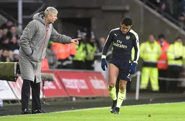 Wenger's cool with angry Alexis