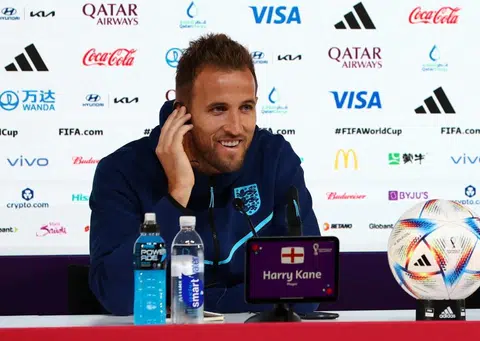 Kane in a hurry to surpass Rooney's England scoring record