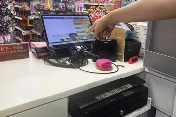 M'sian woman pockets nearly $57k from Jurong minimart to gamble online