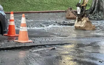 Pipe bursts in Little India; stalls choose to close for the day