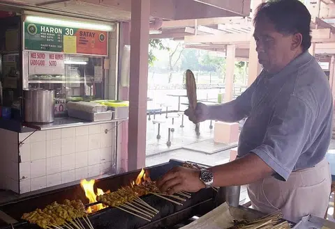 Founder of famed Haron Satay stall dies