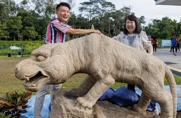 Esso tiger statue in Don't Worry Be Happy sitcom moved to another Tampines petrol kiosk