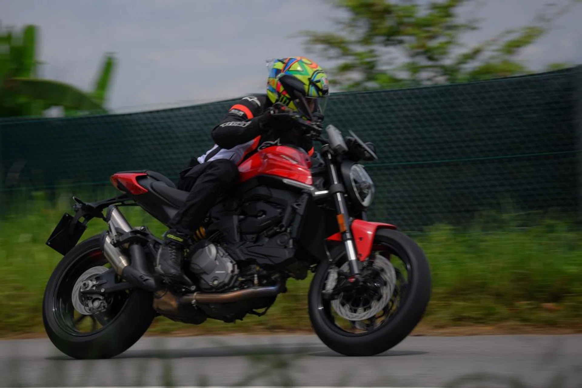 The 2021 twin-cylinder Monster retains its compact form with familiar curves.