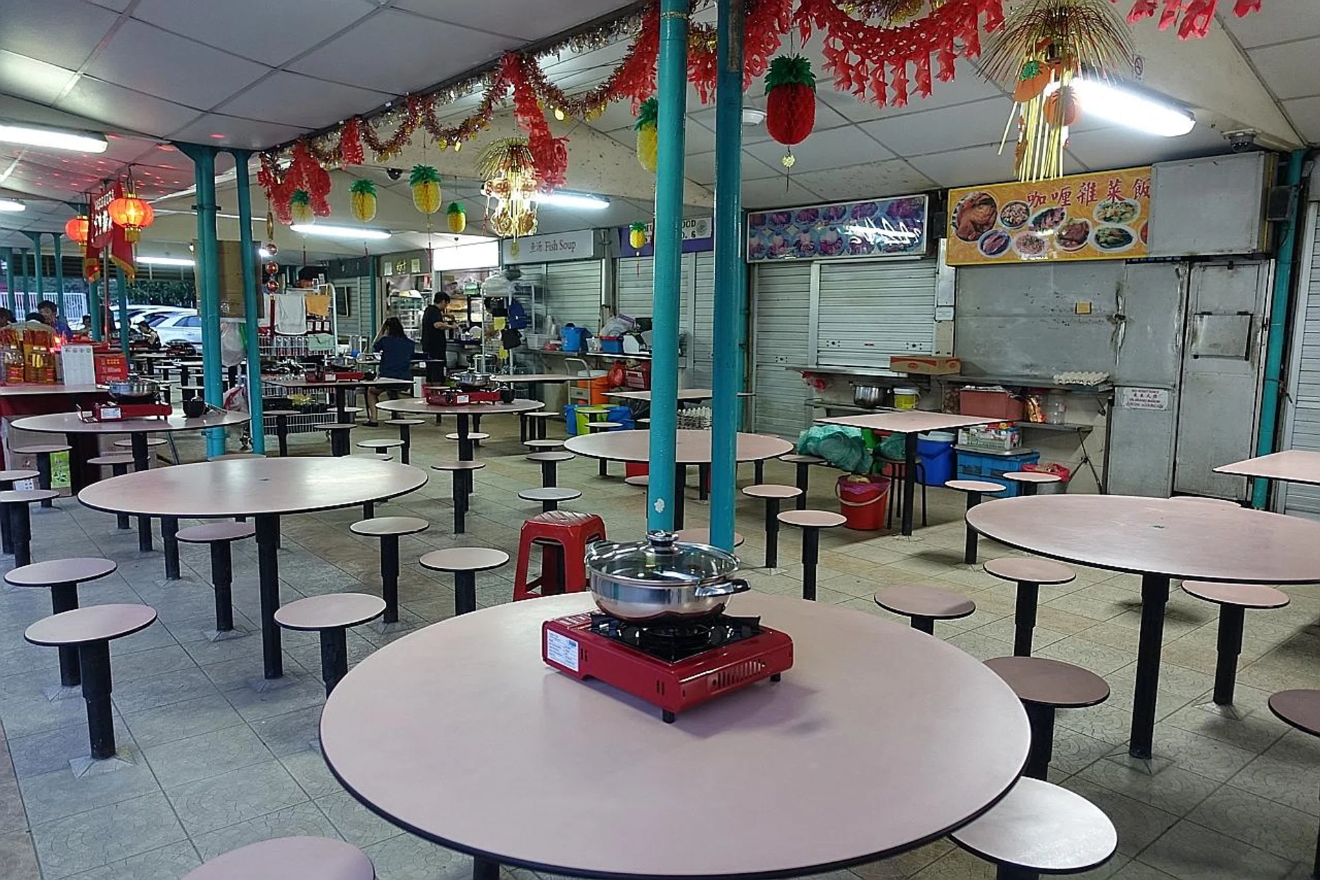Jalan Benaan Kapal hawker centre. 