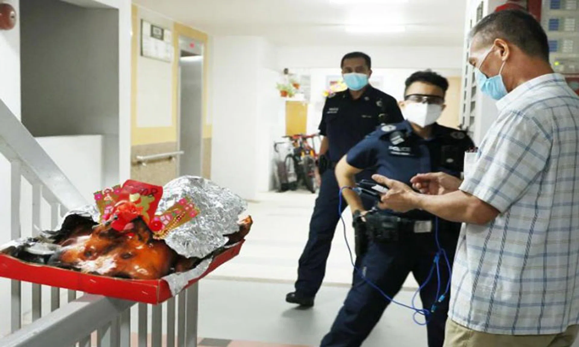 The police were called in after a roast meat seller was allegedly pranked into delivering a roast pig to a Malay family in Tampines on Tuesday evening (Nov 16).