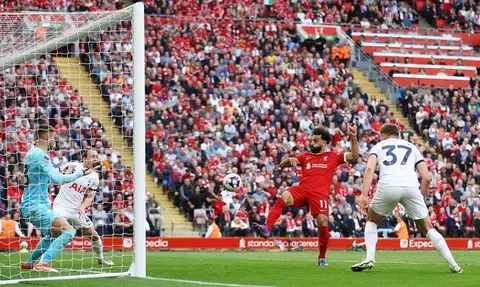 Liverpool get back on track with 4-2 win over Spurs