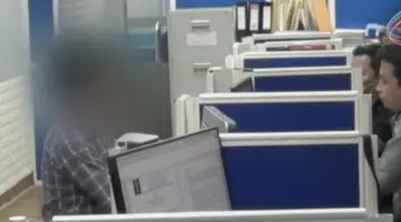 Locals mob S'porean who gave sweets to kid in Batam