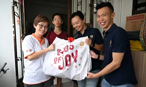ST School Pocket Money Fund spreads festive cheer with Bags of Joy