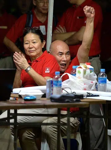 Actress Neo Swee Lin speaks up for Chee Soon Juan at rally