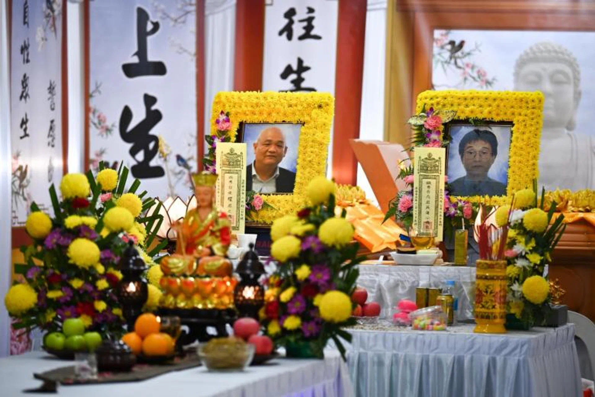 Getai veteran Peter Pak and his son Alex Pak Churn Yew died less than 24 hours apart due to heart diseases.