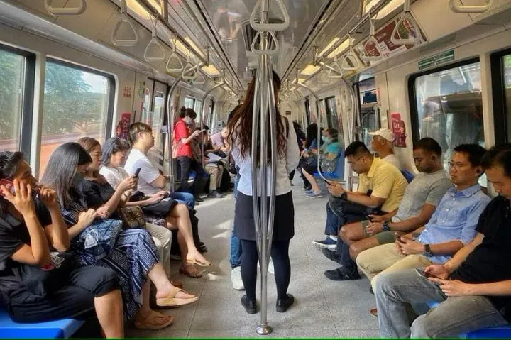 787