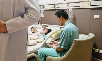 Europe tour for M'sian family on SQ321 ends in Bangkok hospital