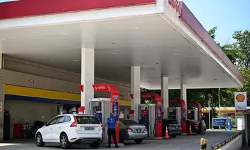 Petrol pump prices fall after month-long climb