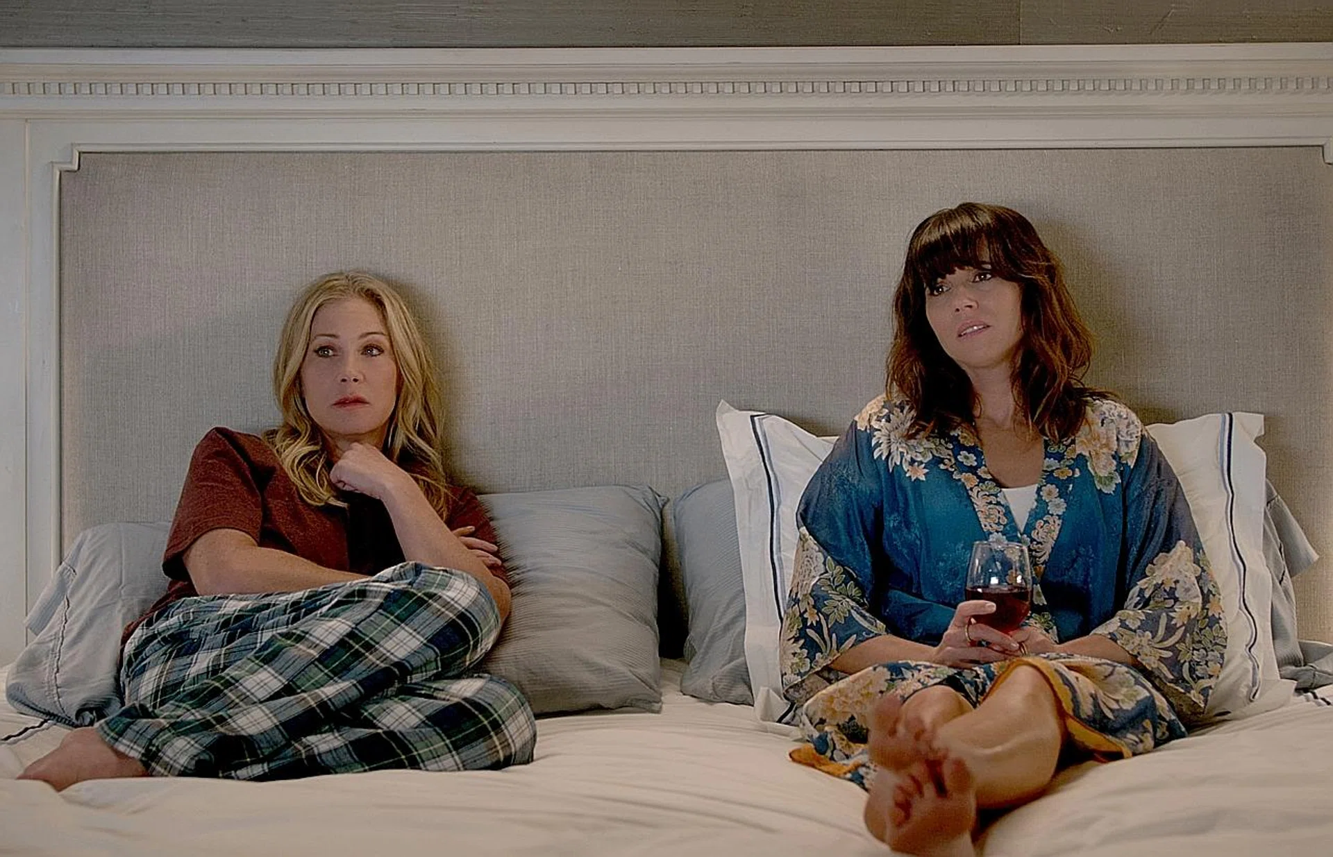 Unlikely best friends Jen (Christina Applegate, left) and Judy (Linda Cardellini) are a duo you continue to root for in Dead To Me season 2.  