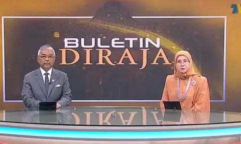 Malaysia's King and Queen win hearts as news anchors