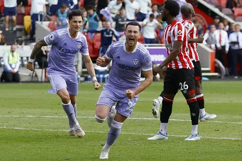 Last-gasp winner sees Leeds stay up in EPL; Burnley relegated