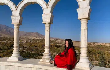 US woman kills 3 men in her family, posts why, then shoots herself