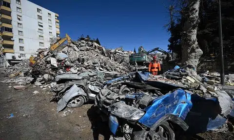 Syrian family of seven dies in fire after surviving quake