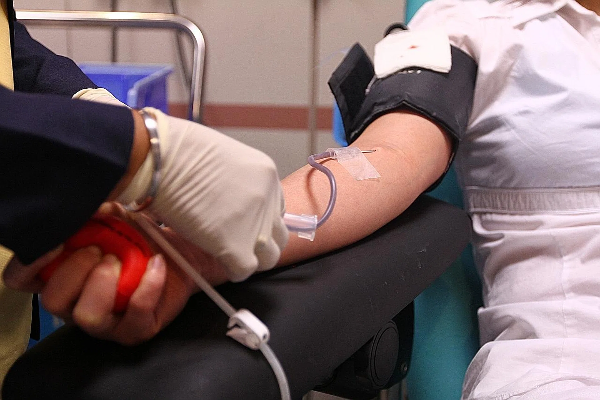 Singaporeans can donate blood a week after vaccination if they do not experience any side effects. 