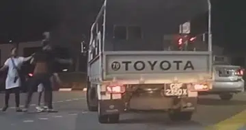 Attempt to pick fight with lorry falls flat
