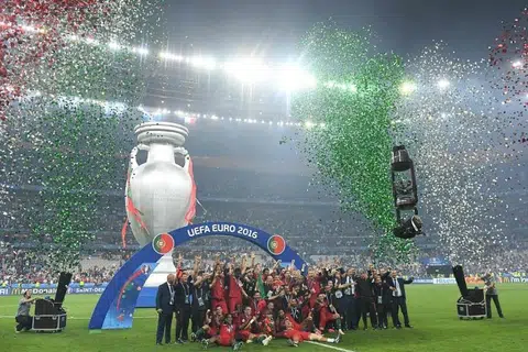 Practical Portugal, Floundering France