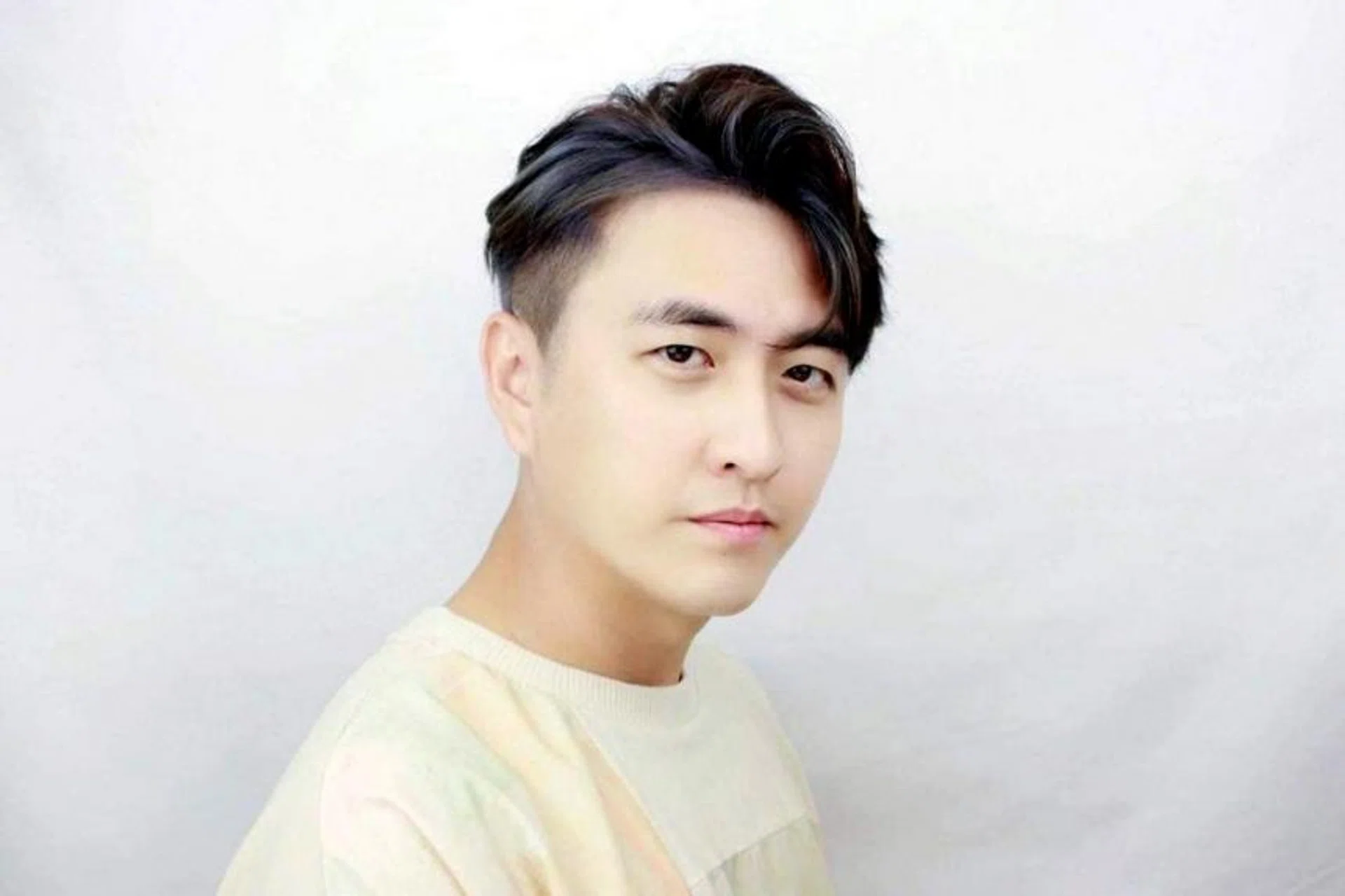Huang Jinglun revealed that he bought stocks based on a friend's recommendation.