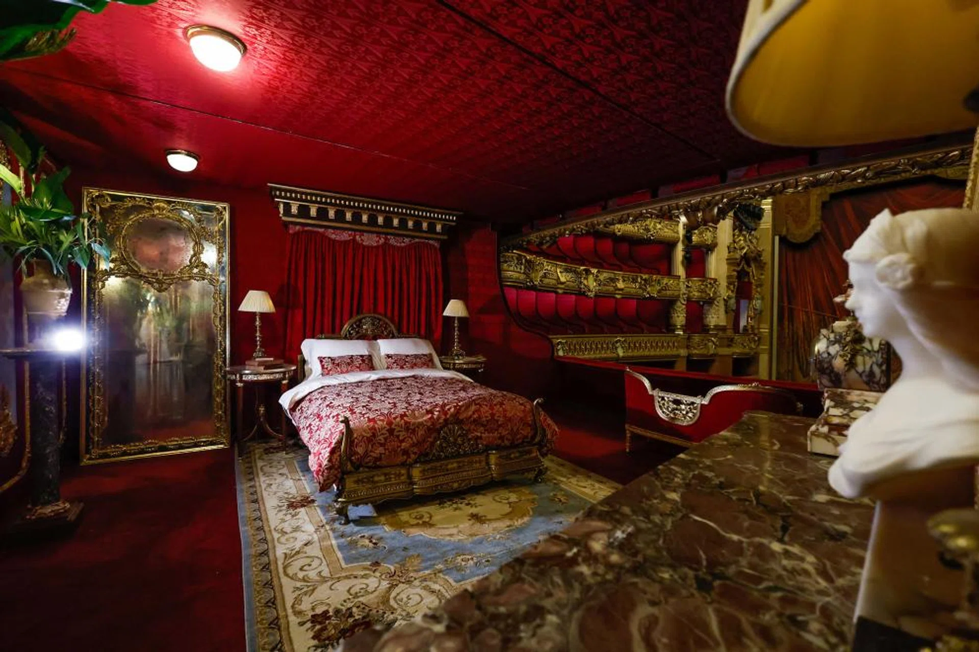 The Loge d'honneur transformed into a bedchamber inside the Opera Garnier. 