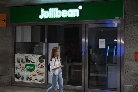 Authorities helping 29 Jollibean workers recover unpaid salaries