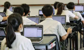 Are school-issued iPads, Chromebooks a distraction in class?