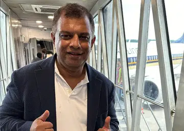 Tony Fernandes flies SQ because AirAsia sold out. Is that the real reason, though?