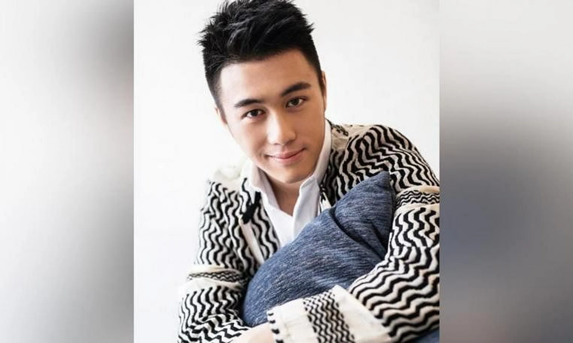 A netizen claimed on Weibo that Mr Mario Ho has played around with young models both before and after his marriage.