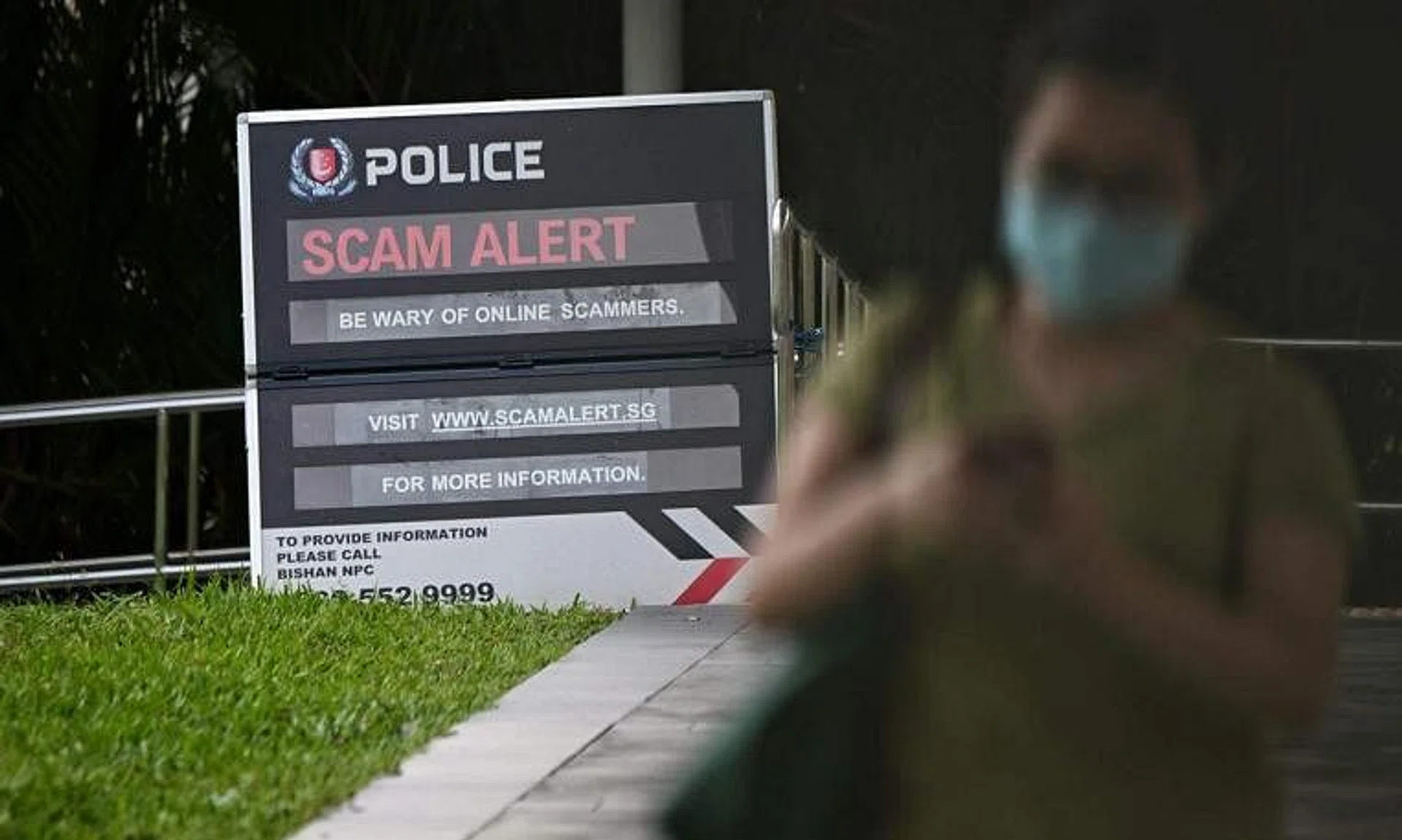 Scam victims in Singapore lost a total of $660.7 million in 2022.