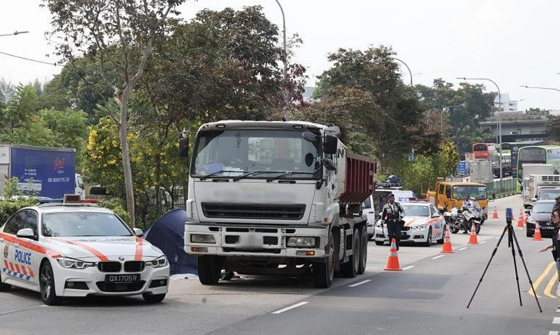 Police added that they were alerted to the accident along Jurong Town Hall Road towards Bukit Batok Road at 7.40am.
