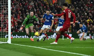 'Huge win for us', says Salah as Liverpool down Everton 2-0