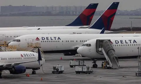 Delta flight makes U-turn after passenger has 'diarrhoea all the way through the plane'