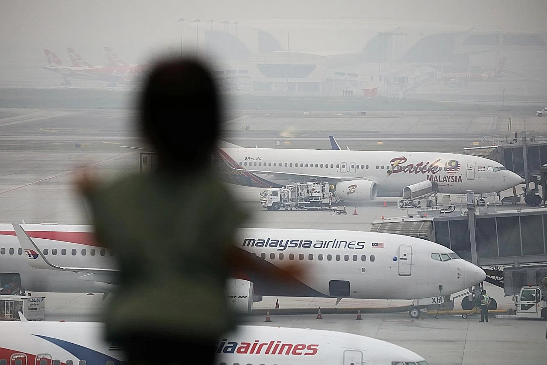 (Above) Haze covering Kuala Lumpur International Airport in Sepang. 