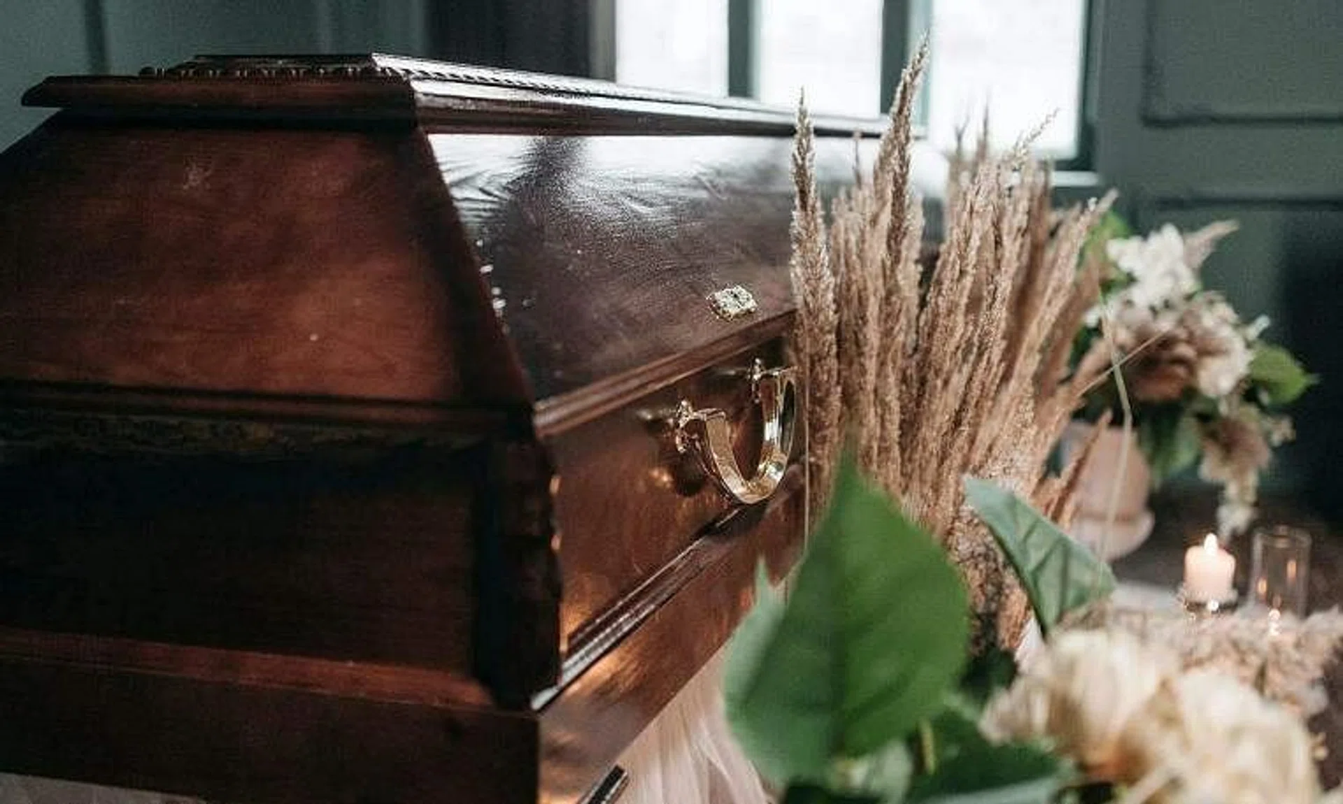 Ecuadoran media reported the unusual incident, with headlines celebrating the woman’s “resurrection”.