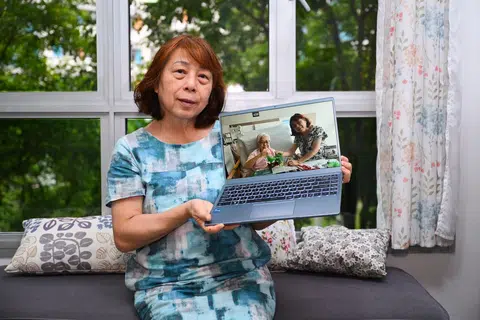 Under caregiver stress, Ms Florence Chuah had symptoms of depression and anxiety and found it hard to sleep. She coped by turning to friends for support and volunteering.