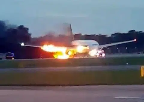 SQ passenger: I looked out window, the plane was in flames