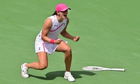 Swiatek downs Sakkari to win second Indian Wells title