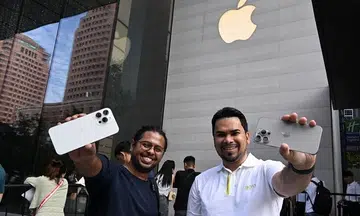 I queue, I buy, I sell: New iPhone 15s being sold online soon after official launch in S'pore
