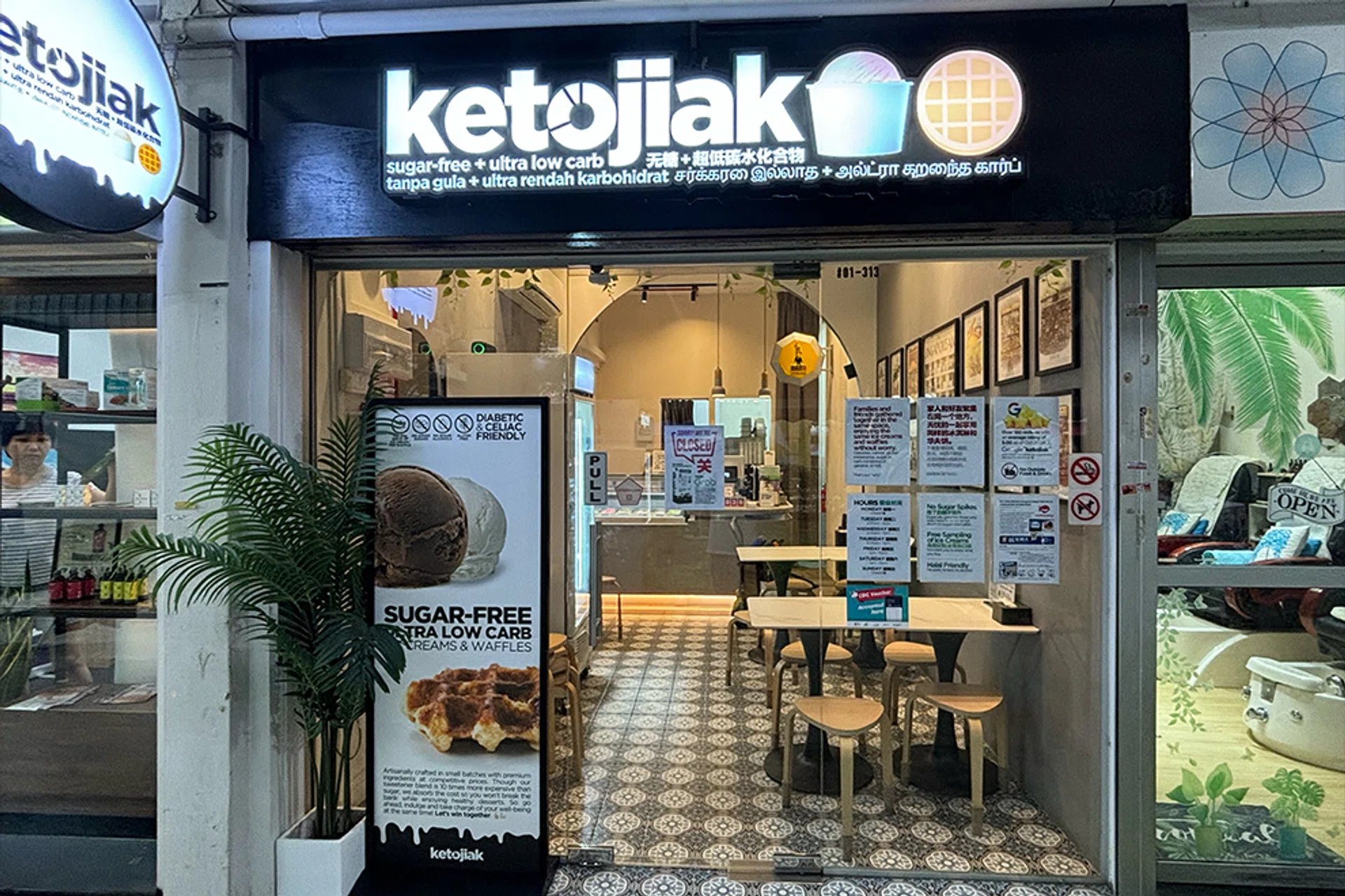 Ketojiak's ultra-low-carb ice creams and waffles are crafted to be diabetic- and keto-friendly.