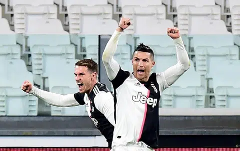 Ramsey first back at Juve training, Ronaldo in quarantine