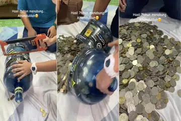 M'sian man's 7-year savings of 50-cent coins fill up 19-litre bottle; uses it to buy an iPhone