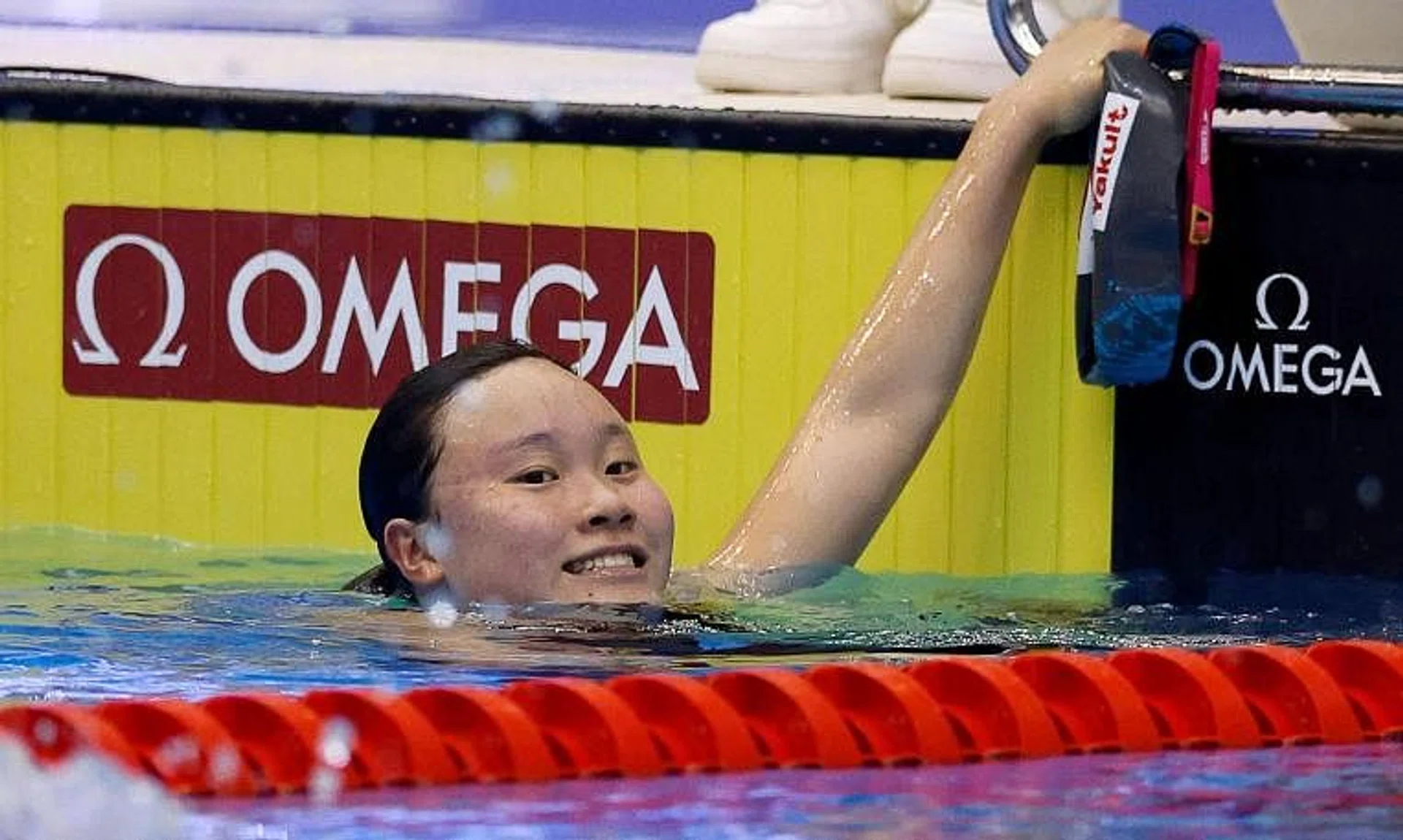 Gan Ching Hwee clocked 16 min 20.88sec, breaking the women's 1500m freestyle national record at the World Aquatic Championships in Fukuoka.