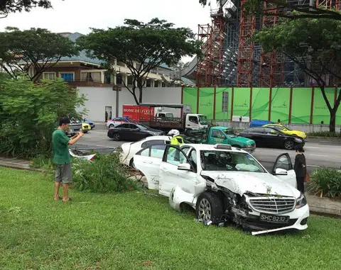 Cabby hurt in three-vehicle accident