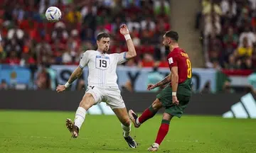World Cup: Fernandes double fires Portugal through to last 16