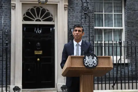 PM Lee Hsien Loong congratulates new British PM Rishi Sunak