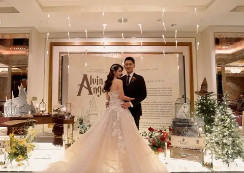 S'pore couple throws $100k Harry Potter-themed wedding, complete with the famous magic mirror
