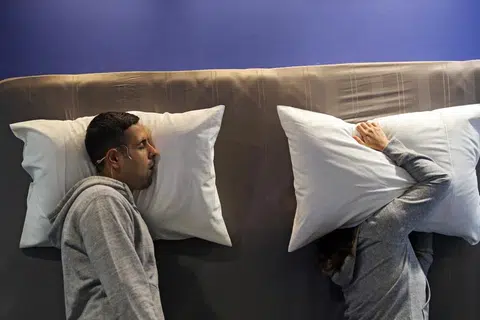 Man's snoring affects wife's focus at work